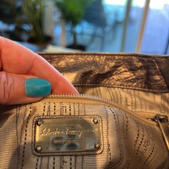 Ferragamo Bronze Metallic Leather Saddle Bag - Picture 4 of 7